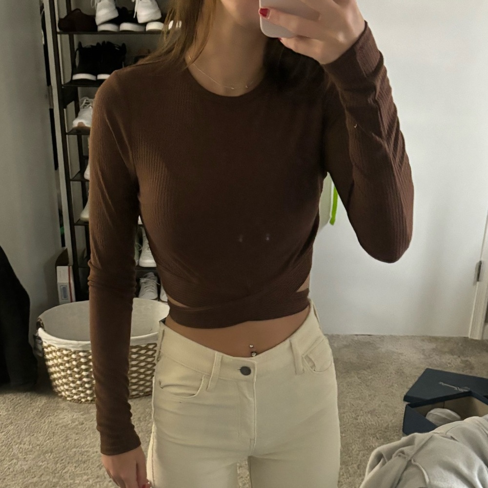 Long sleeve cropped top